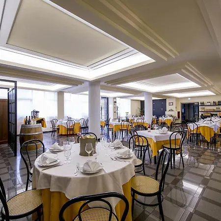Del Cavaliere Otel 3*
